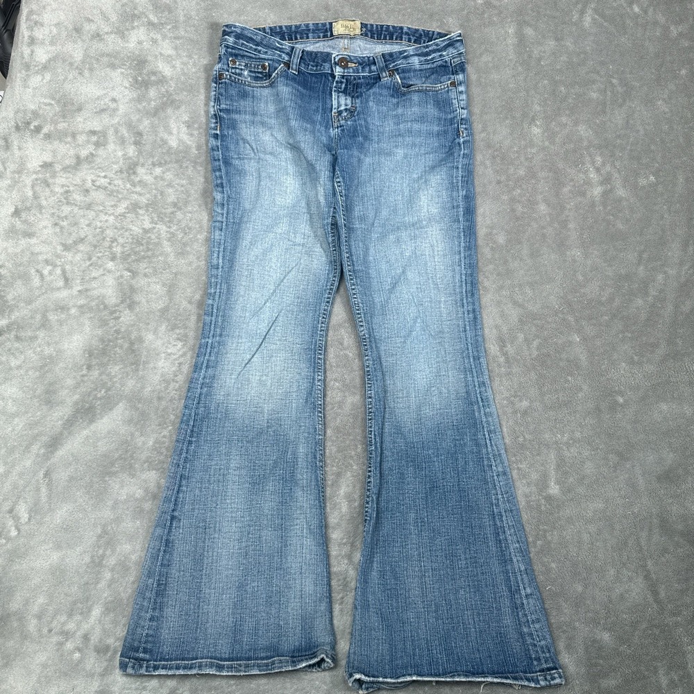 BKE Star Jeans Womens 29  Faded Cross Patches Modest Cowgirl Whiskers Buckle